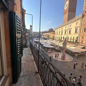 Verona Luxury Flats , Piazza Erbe With Balcony On Main Square